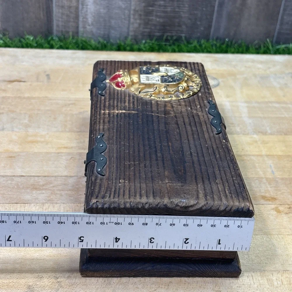 Vintage Wooden Trinket Jewelry Box Crest Gold Tone Decorative Keepsake Chest